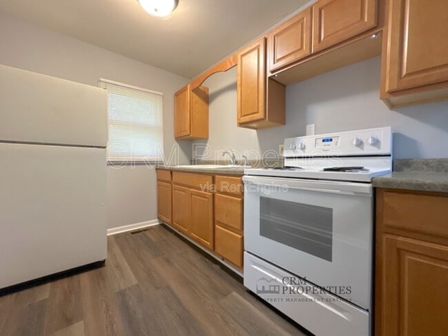 Building Photo - 1230 S Jay St