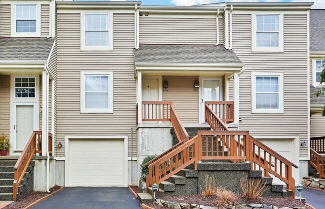 Building Photo - 606 Foxboro Dr