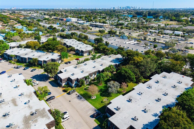 Building Photo - 3111 Oakland Shores Dr