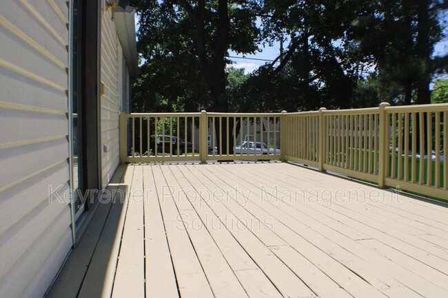 Building Photo - 509 5th St