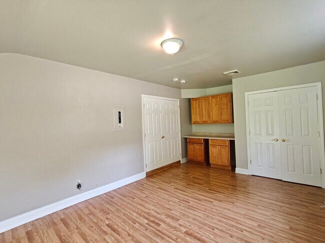 Building Photo - 75 Mainbridge Ln