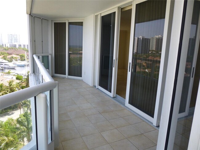 Building Photo - 21055 Yacht Club Dr