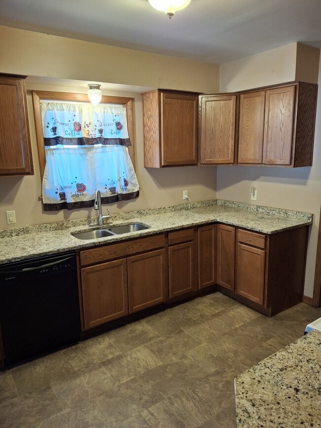 Building Photo - 46 Pine