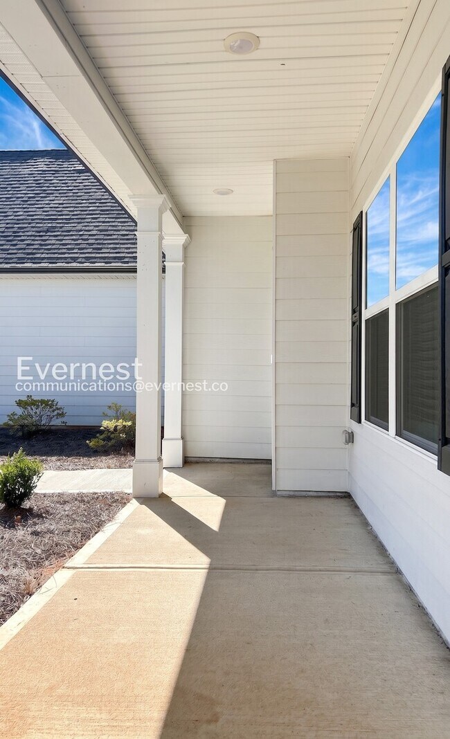 Building Photo - 4-Bed/2-Bath/Pet Friendly/Available Soon!
