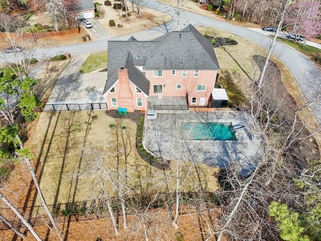 Building Photo - 1600 Spring Arbor Ct