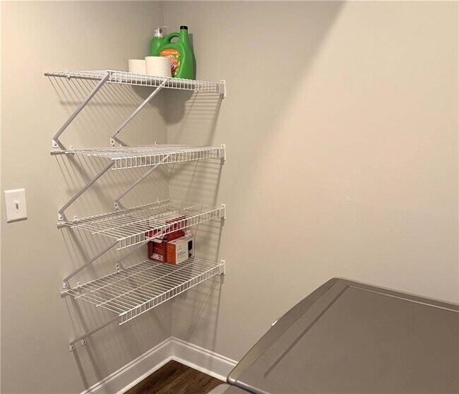 Building Photo - 480 Rockfern Ct