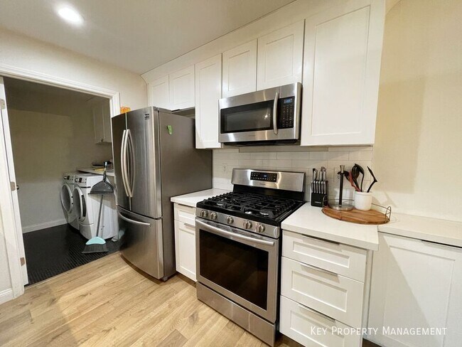 Building Photo - 7885 W Flamingo Rd