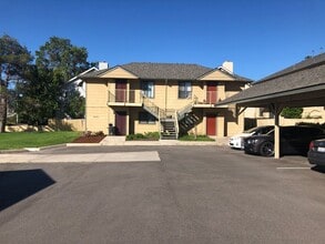 Building Photo - Upstairs two (2) bed / one (1) bath - South Atascadero (12)
