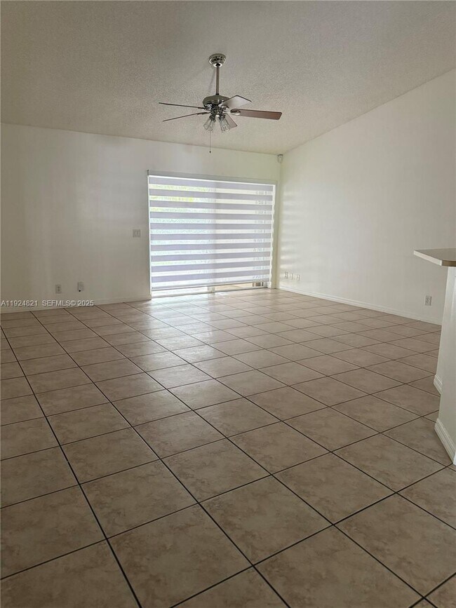 Building Photo - 1641 Zenith Way