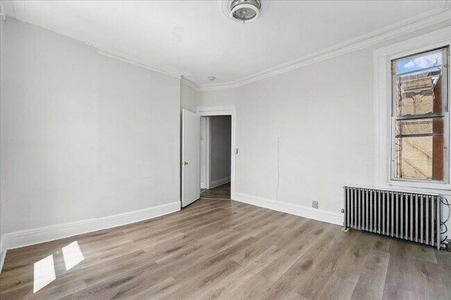Building Photo - 335 47th St