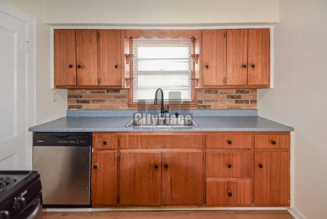 Building Photo - 2153 Wallace Ave