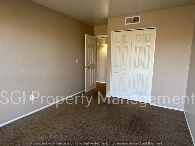 Building Photo - 3131 W Cochise Dr
