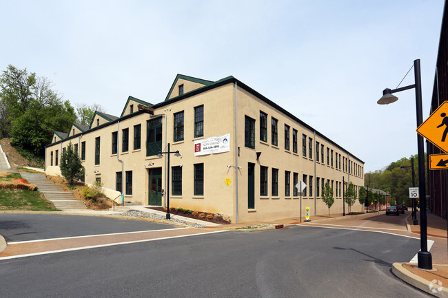 Building Photo - Simon Silk Mill