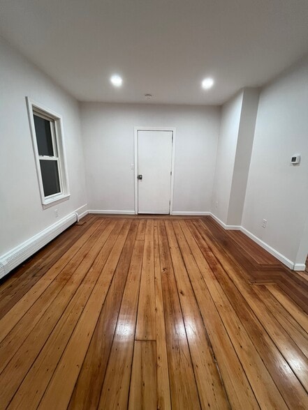 Building Photo - 137 Worcester Ave