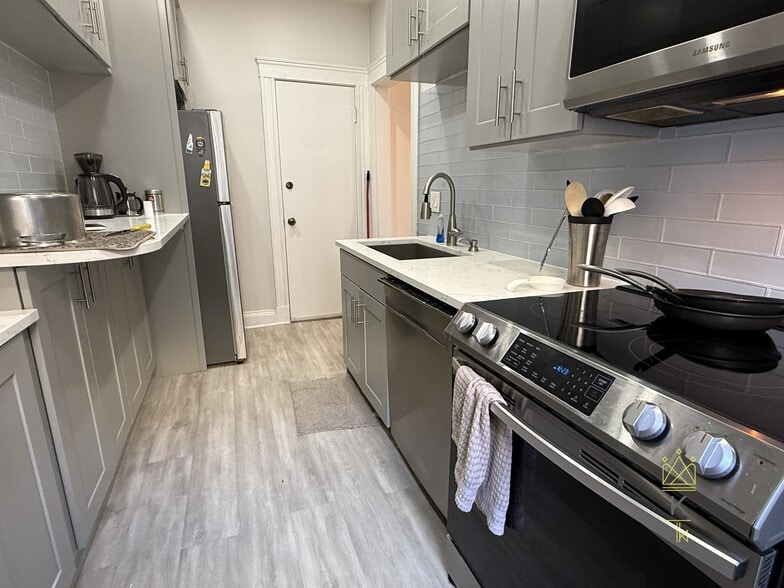 Building Photo - 370 Chestnut Hill Ave