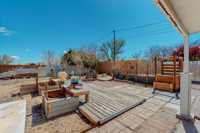 Building Photo - 3010 May Cir SE