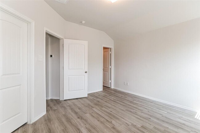 Building Photo - 380 N Meadows Dr