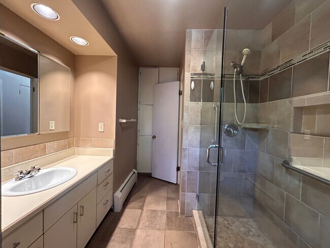 Building Photo - $0 DEPOSIT OPTION. 2 BEDROOM 1 BATH, XERISCAPED YARD CLOSE TO BELMAR, O'KANE PARK AND ST ANTHONY'S!