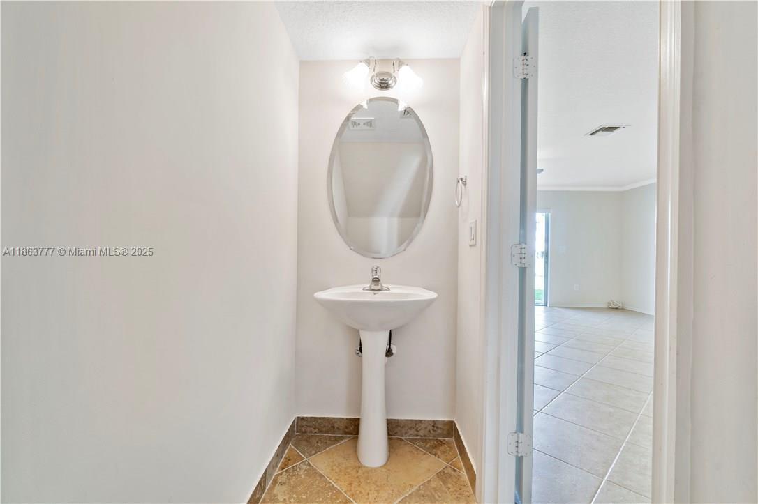 Building Photo - 5905 Abbey Rd