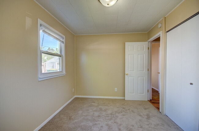 Building Photo - 2005 McDonough St