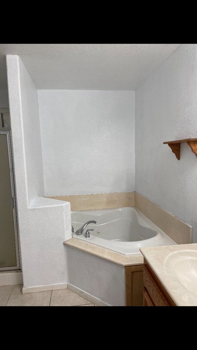 Building Photo - 16627 Ponca St