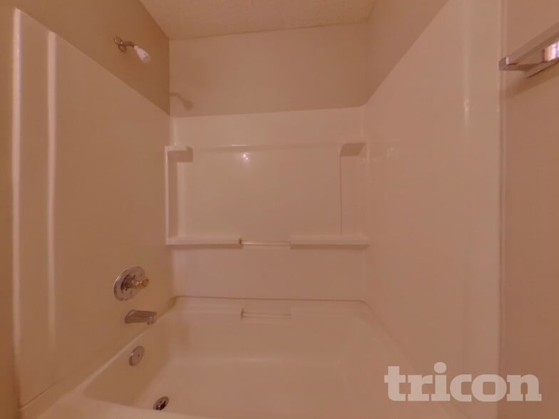 Building Photo - 521 Halleck Ln