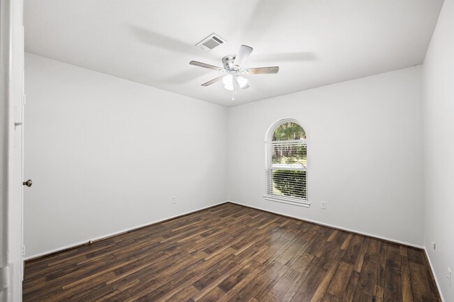 Building Photo - 3218 Sycamore Springs Dr