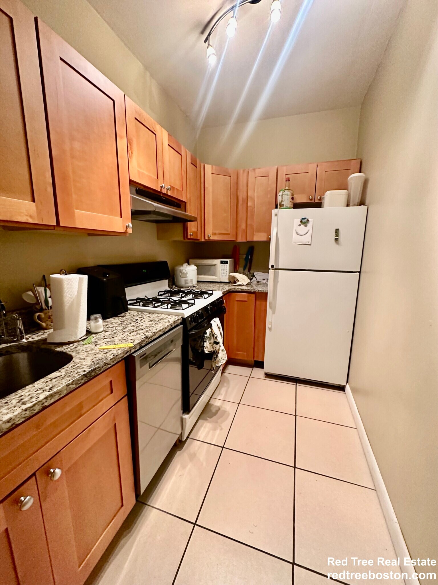 Building Photo - 17 Highgate St