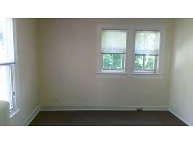 Building Photo - 145 Carpenter Ave