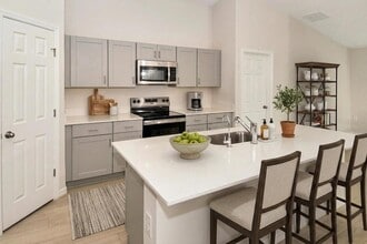 Building Photo - 2279 Canyon Oak Dr