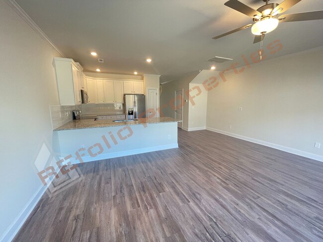 Building Photo - Gorgeous 3 Bedroom, 2.5 Bath, 1-Car Garage...