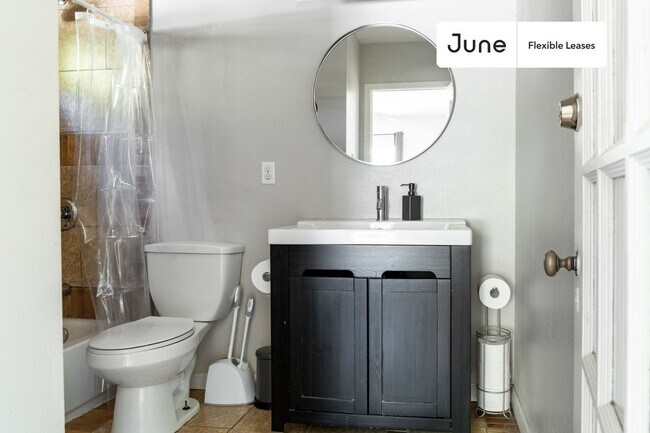 Building Photo - 1001 Gullett Street