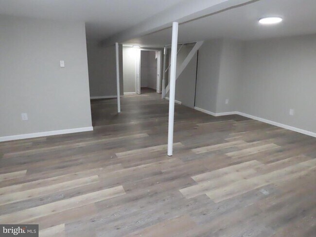 Building Photo - 563 Principio Rd