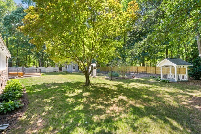 Building Photo - Breathtaking Classic Estate in Falls of New Hope