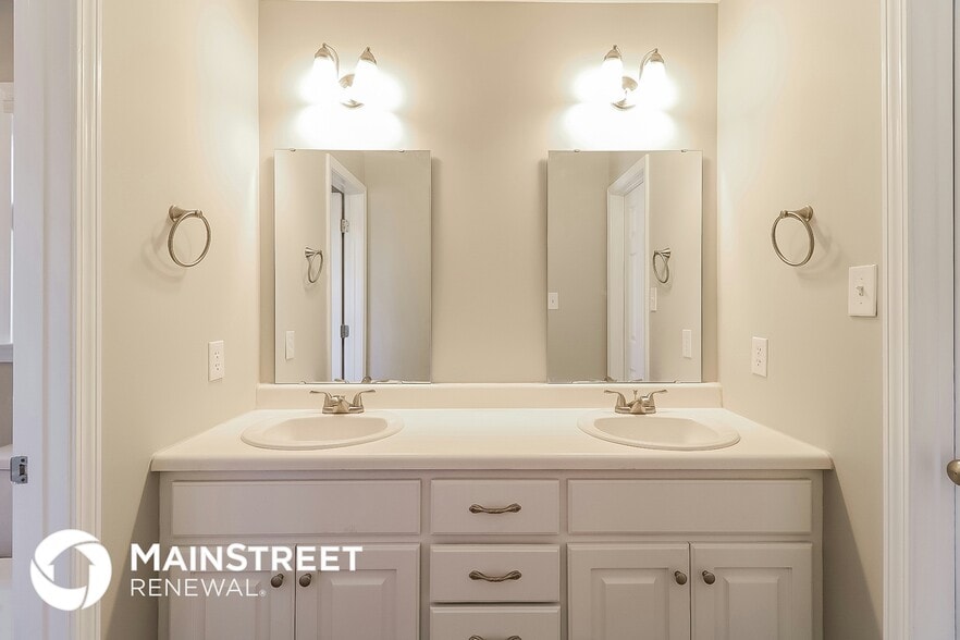 Building Photo - 448 Sunray Dr