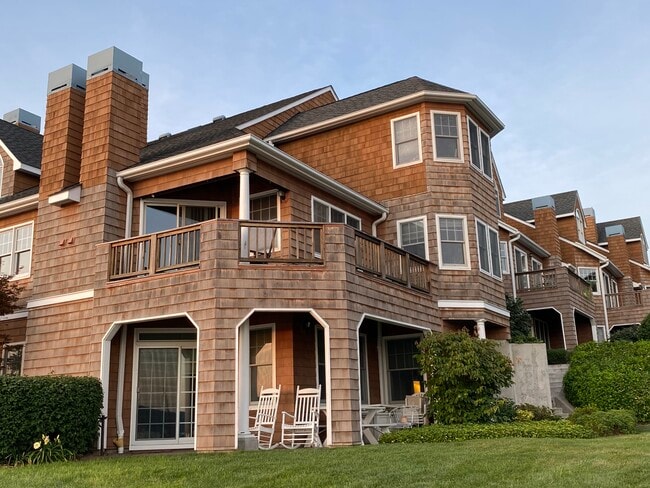 Building Photo - 113 Half Moon Bay Dr