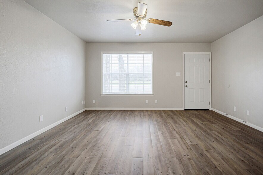 Building Photo - 608 Uland St