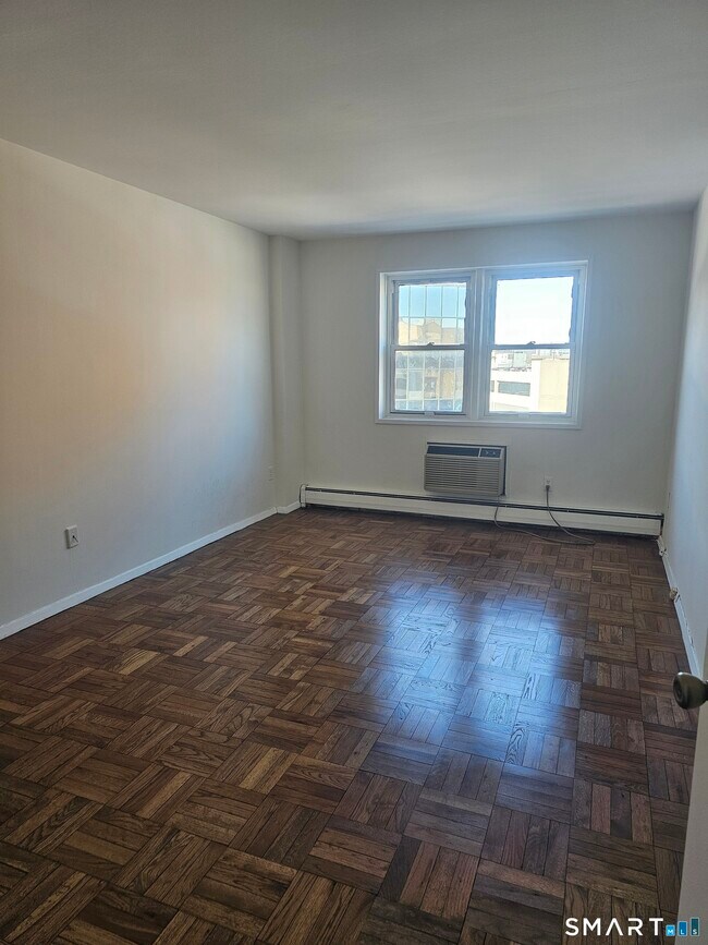 Building Photo - 99 Prospect St