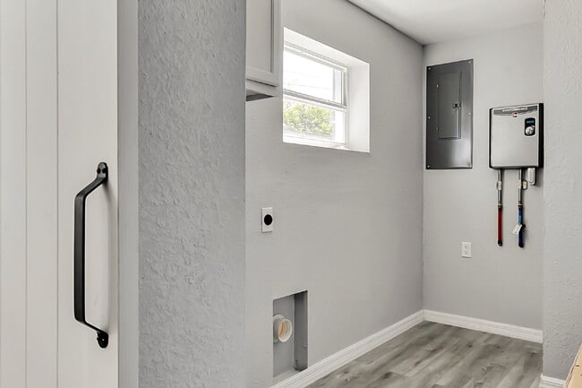 Building Photo - Beautiful Ranch Home in a Quiet Community.