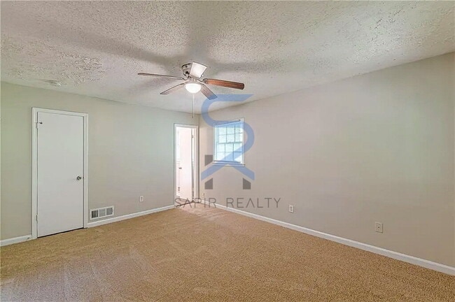 Building Photo - LIMITED-TIME OFFER! Apply today with NO APPLICATION FEE! Terms apply. Call (678) 487-7896, Option...