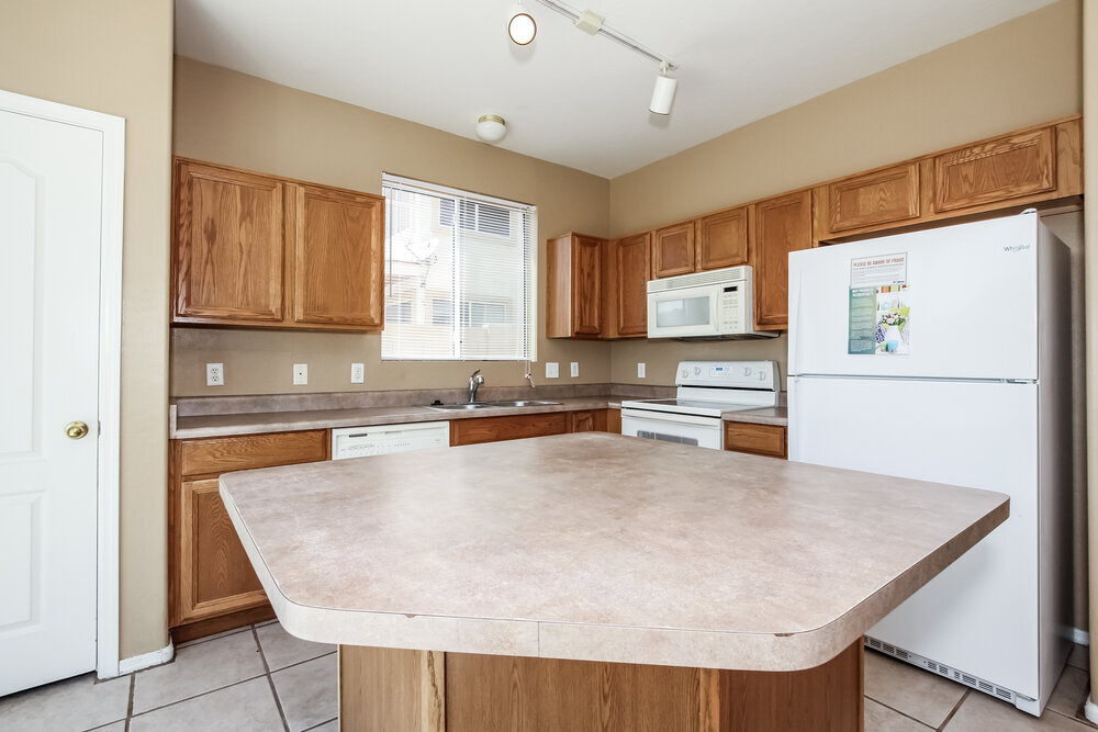 Building Photo - 13519 W San Juan Ct