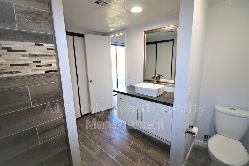 Building Photo - 82360 Priscilla Ct