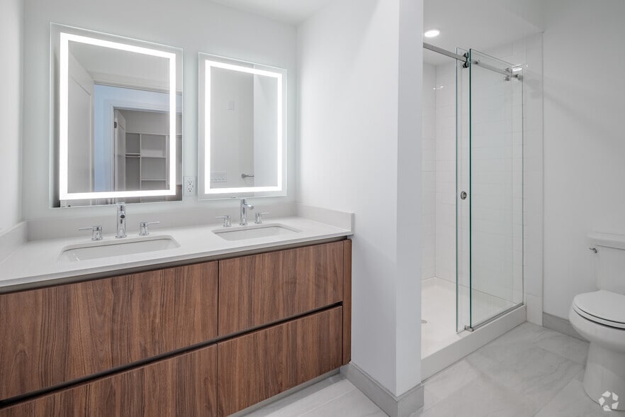 2BR, 2BA - 1,517SF - Primary Bathroom - The 545