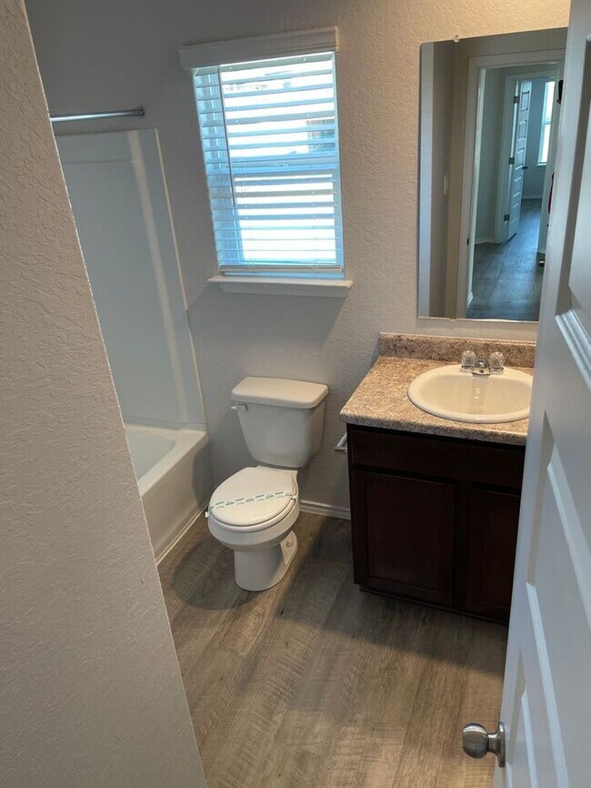Building Photo - Get an A+ in Savings: Enjoy a $500 Move-In Credit! | 4-Bed, 2.5-Bath Home in Scott's Hollow