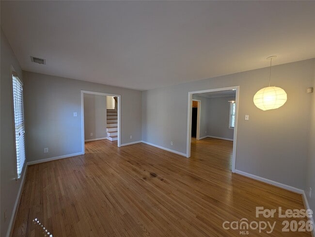 Building Photo - 3331 Donovan Pl