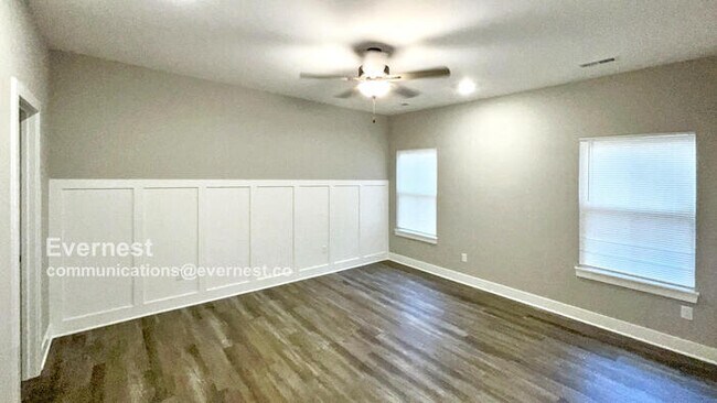 Building Photo - Charming 3-Bedroom Home with Modern Comfor...