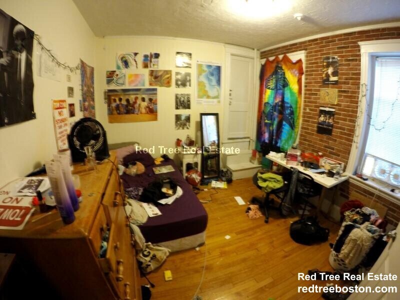 Building Photo - 74 Egmont St