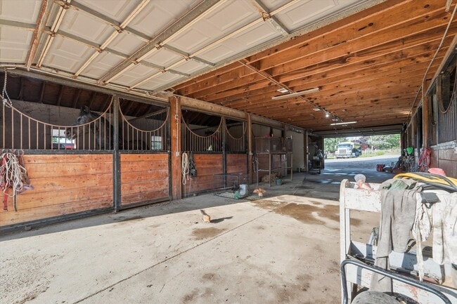 Building Photo - 25821 S Willow Creek Ln