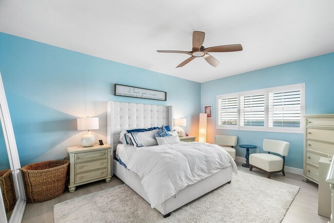 Building Photo - 2650 Lake Shore Dr