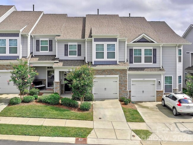 Building Photo - 915 Emma Kate Ct